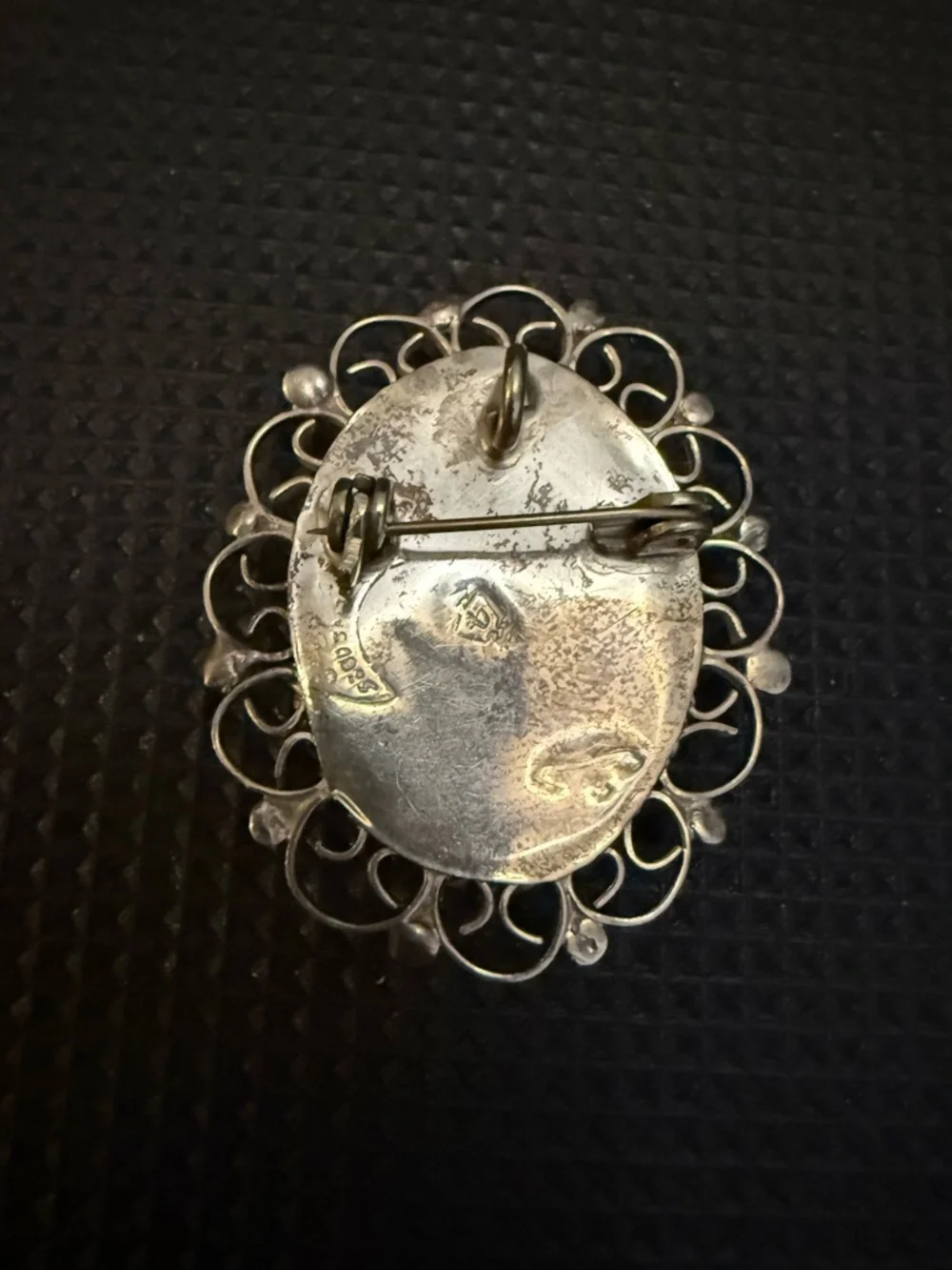 Vintage Black Glass‎ Floral Cameo Brooch with Filigree Frame